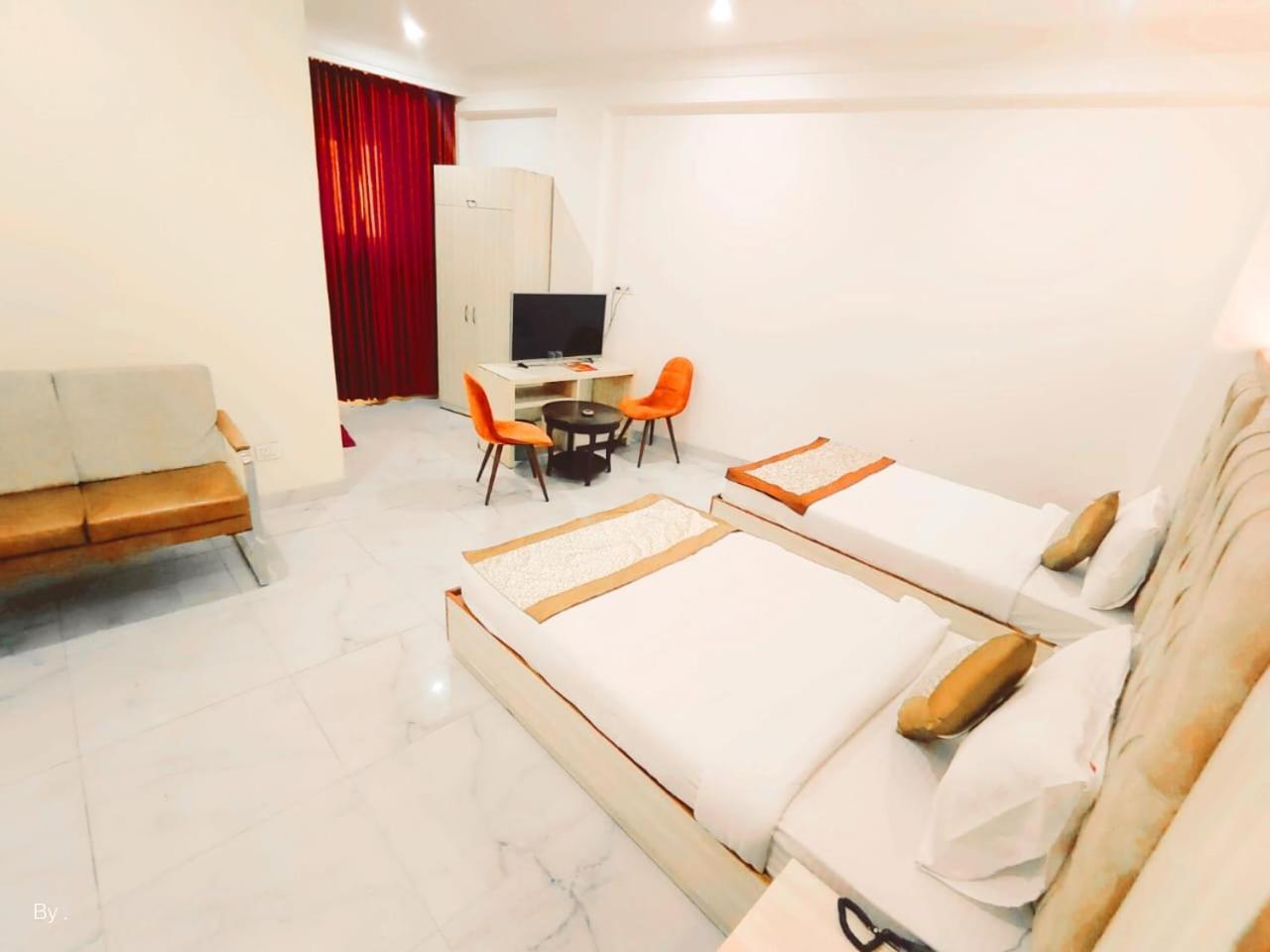 The Almora Residency - Complimentary Airport Trasnfer Hotel New Delhi Exterior foto