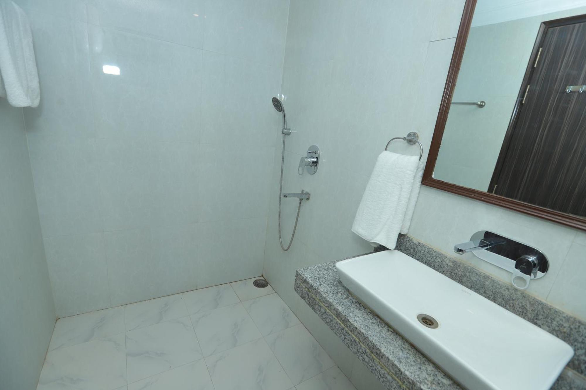 The Almora Residency - Complimentary Airport Trasnfer Hotel New Delhi Exterior foto