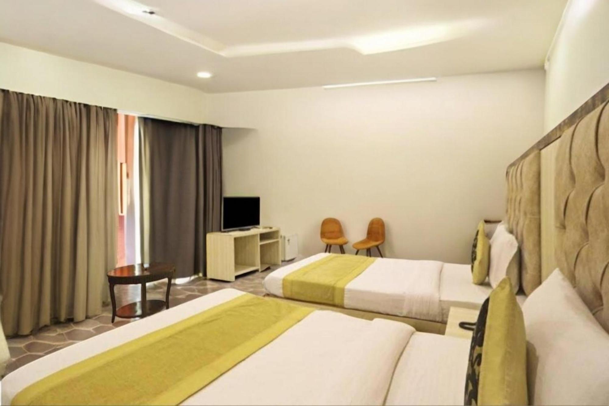 The Almora Residency - Complimentary Airport Trasnfer Hotel New Delhi Exterior foto